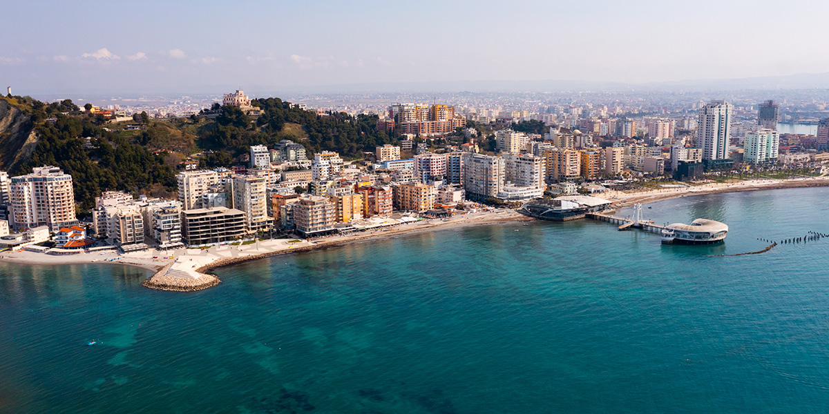 Durres by sett fra fugleperspektiv