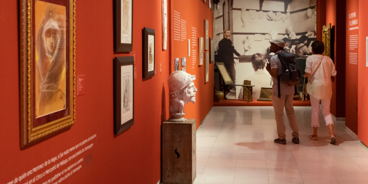 People in the red room at the Picasso Museum