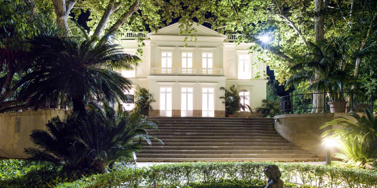Botaniske hagen opplyst i natten