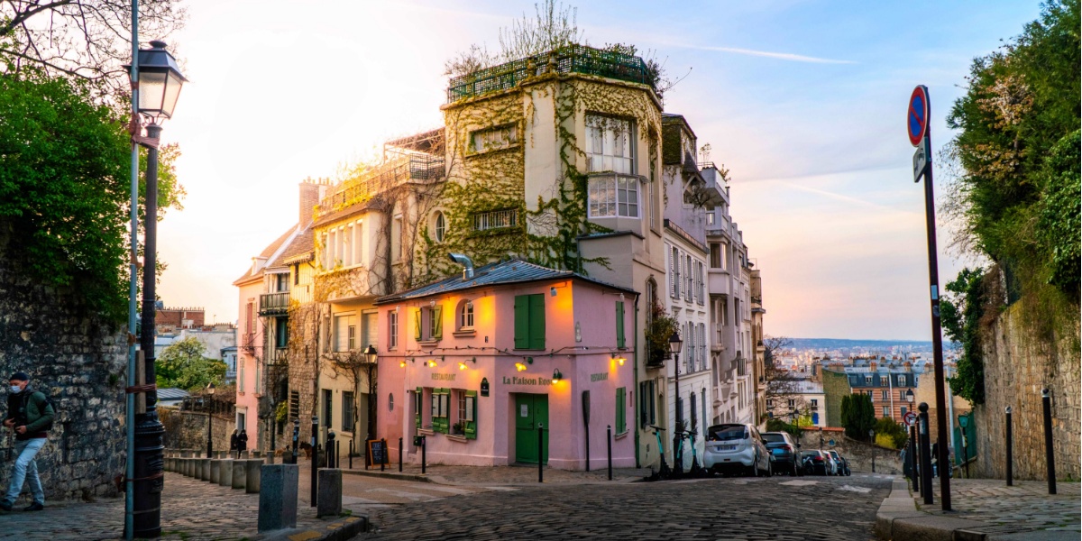 Sjarmerende gate i Montmartre