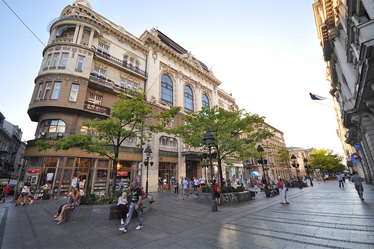 Fly til Beograd, gjør shoppingen i Knez Mihailova