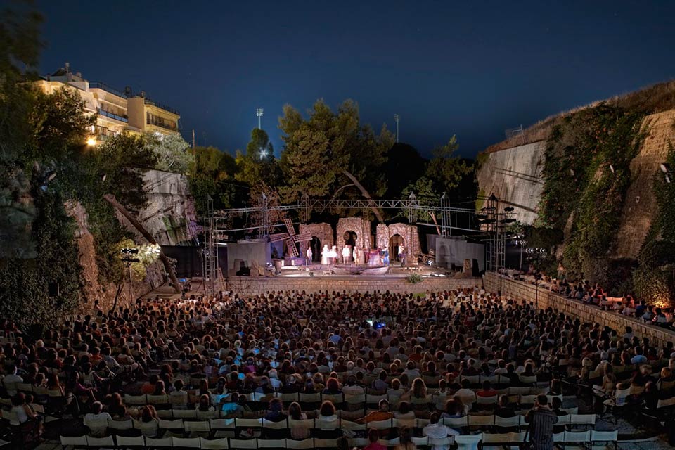 Fly til Heraklion på Kreta i sommersesongen, opplev Heraklion Summer Arts Festival.