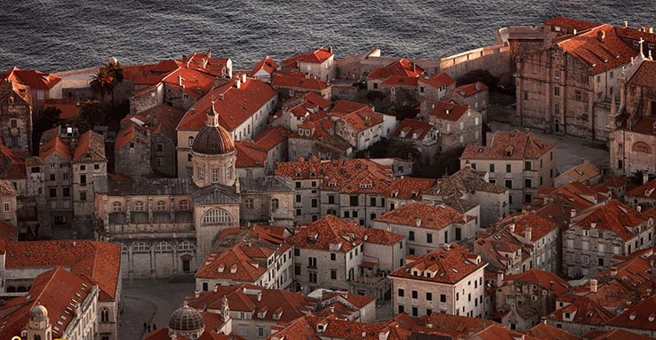 Fly til Dubrovnik, se gamlebyen.