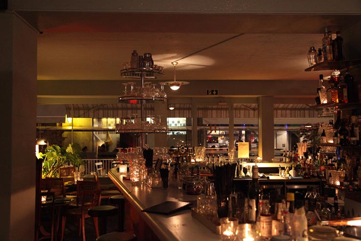 Fly til Genève, ta en cocktail på La Verre à Monique
