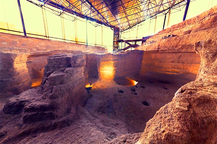 Fly til Gran Canaria og besøk The Painted Cave Archaeological Park and Museum
