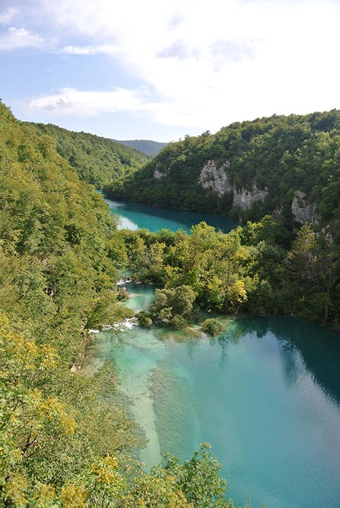 Fly til Zagreb, opplev Plitvice-vannene.
